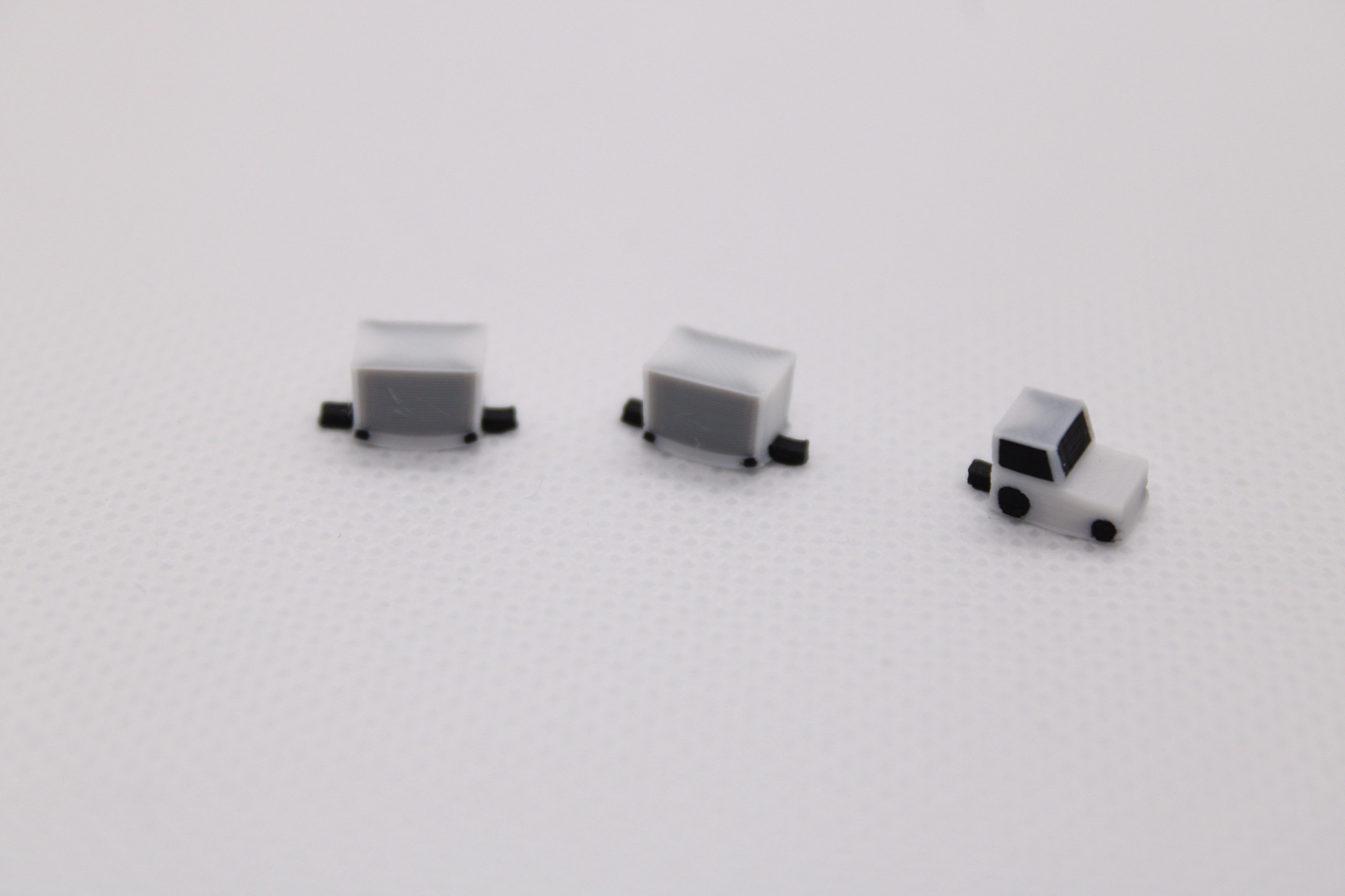 1:400 Scale Airport Baggage Carts